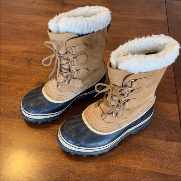 Shoes - Sorel Caribou Boot Size 7